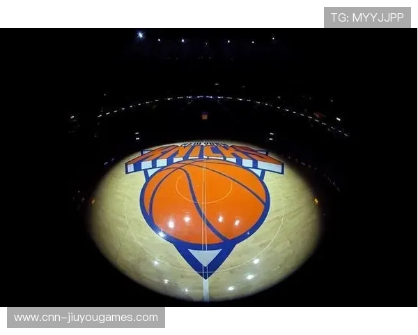 尼克斯主场氛围火爆，球迷激情推动球队士气，尼克斯队主场球馆